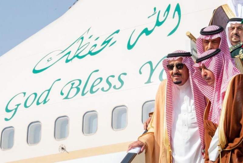 خادم الحرمين الشريفين يصل إلى الرياض قادماً من جدة