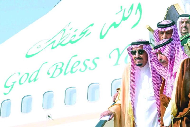 خادم الحرمين يصل إلى الرياض قادما من جدة