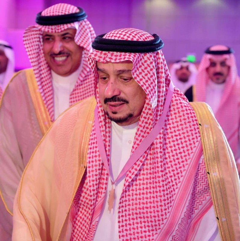 أمير الرياض يرعى تدشين «التوعية بسرطان الثدي»