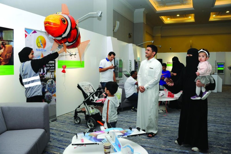 «التطوع» مرآة المجتمع وقوته الناعمة