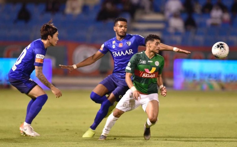 الهلال يؤمن الصدارة برباعية في الاتفاق