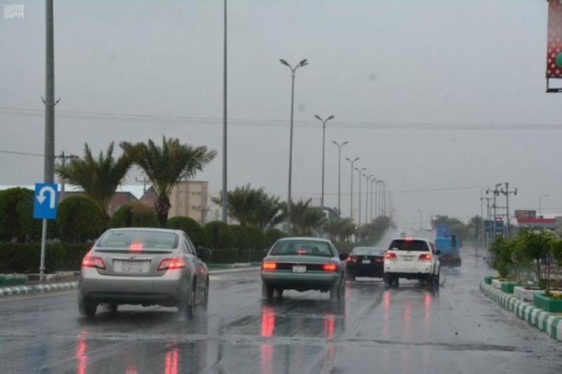 أمطار ورعد على محافظات بالرياض