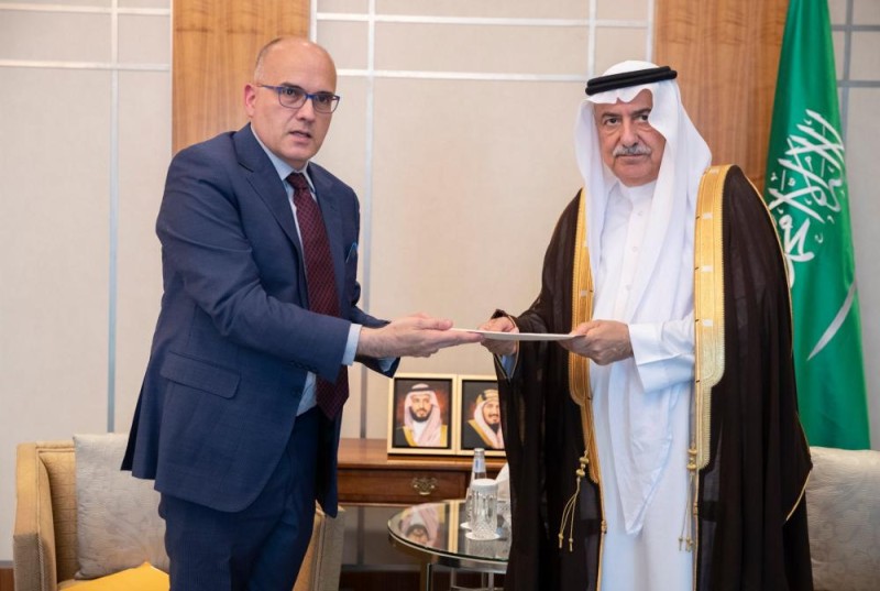 وزير الخارجية يتسلم أوراق اعتماد 4 سفراء