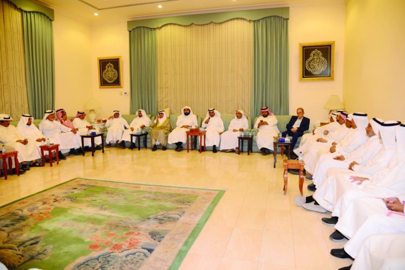 128 نشاطا تجاريا «غير مرخص» بواحة الأحساء