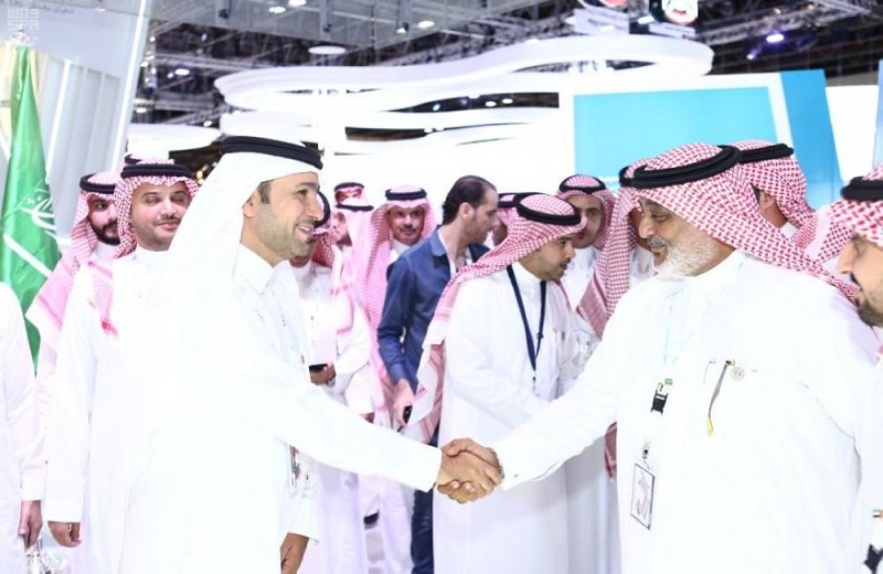 وزير الإسكان يتفقد جناح «يسّر» بجايتكس دبي