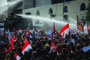 «الحشد الشعبي» يهدد العراقيين لوقف الاحتجاجات