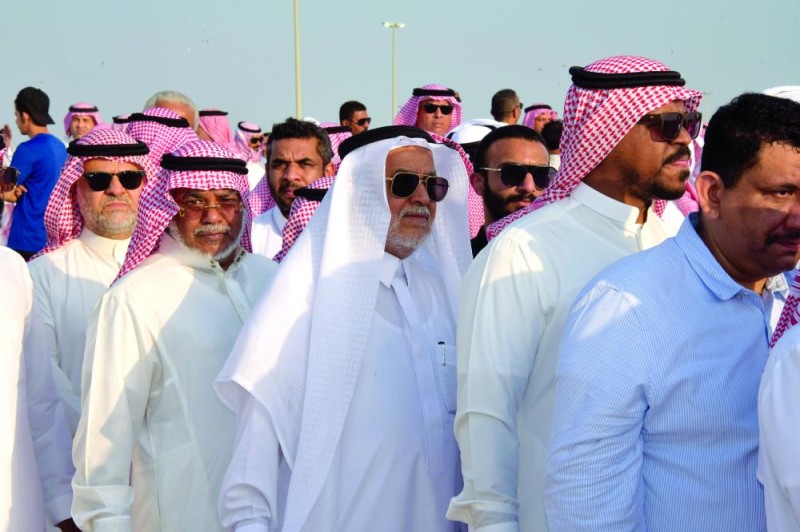 تشييع جنازة عبدالله الشريدة وسط غفير من الرياضيين وأهالي الخبر