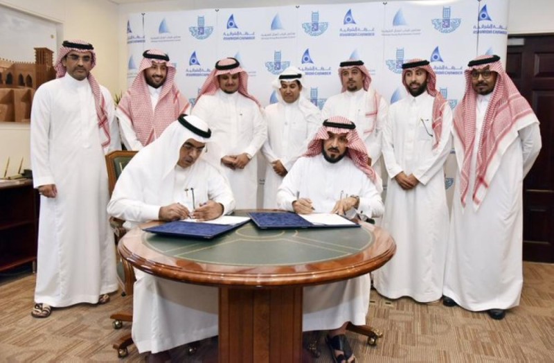إنشاء مجسم جمالي في تقاطع الواجهة البحرية بالخبر
