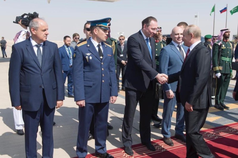 الرئيس الروسي يغادر الرياض