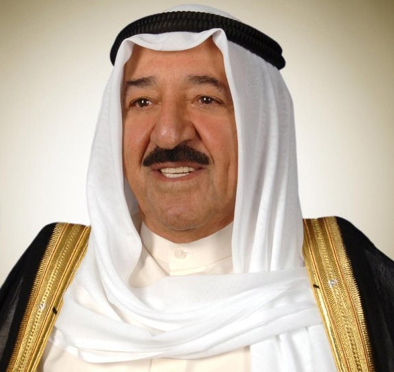 أمير الكويت يعود من أمريكا بعد رحلة علاجية