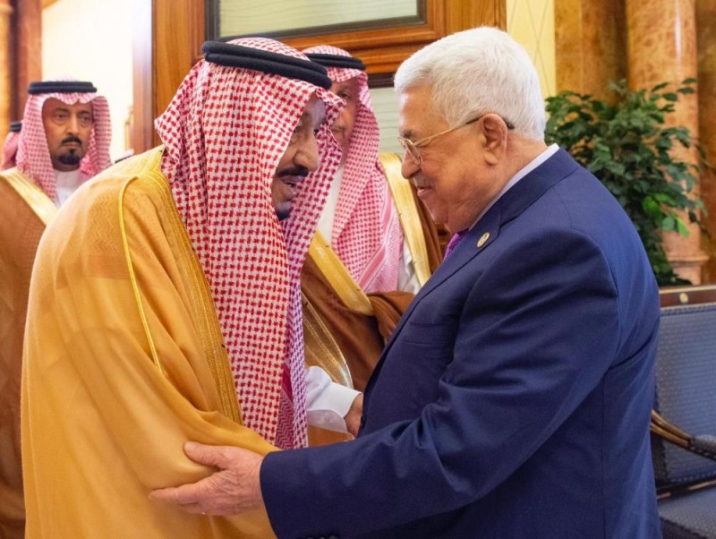 خادم الحرمين الشريفين يستقبل الرئيس الفلسطيني