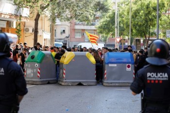 احتجاجات كتالوينا تهدد بنقل الكلاسيكو من الكامب نو إلى مدريد