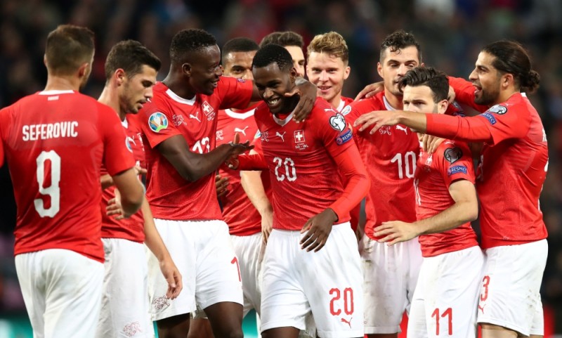 مدرب سويسرا مقتنع بأداء لاعبيه أمام أيرلندا