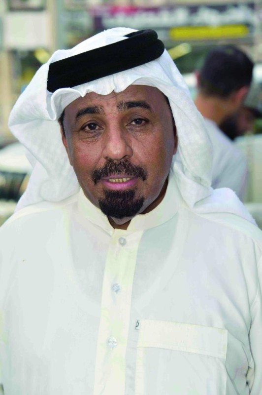 عشوائية وخدمات غائبة في سوق «واقف»