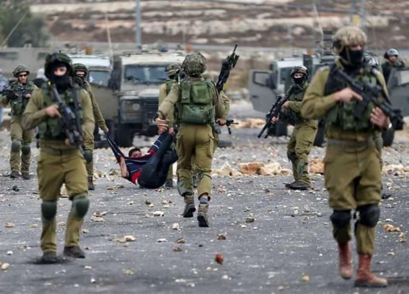 قوات الاحتلال تعتقل 3 فلسطينيين من جنين