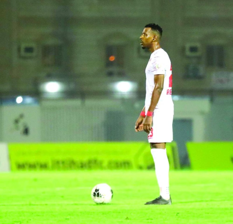 الهلال يستضيف ضمك للابتعاد بالصدارة