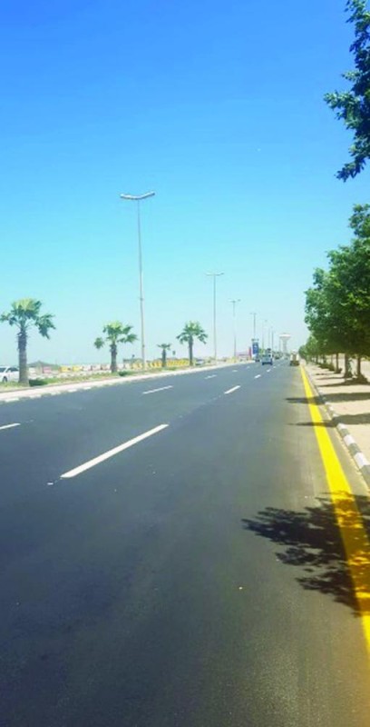 استخدام «الرمل الساخن» لتأهيل 6 طرق وشوارع بالخبر