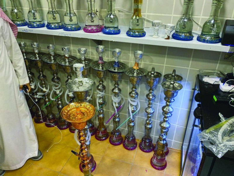 إغلاق مطعم في الأحساء يقدم «منتجات التبغ»