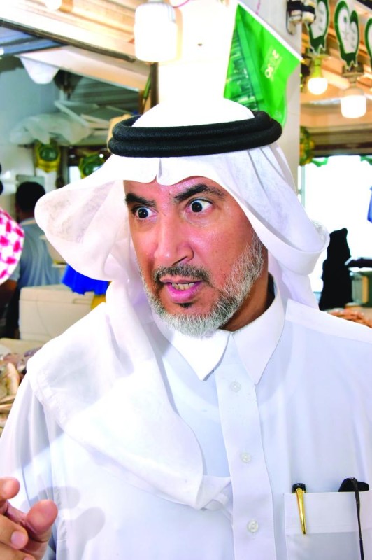 سوق الأسماك بالدمام.. سيطرة «الوافدة» ترفع الأسعار