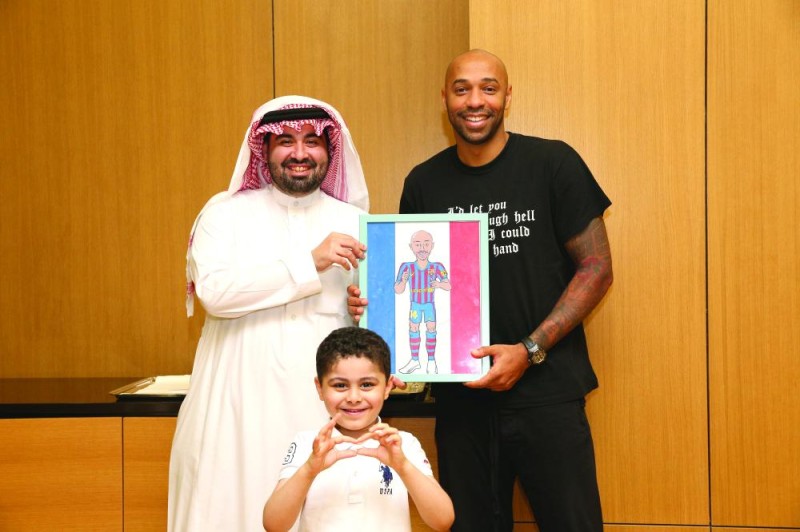 هنري يستعيد ذكرياته الرياضية في «إثراء»