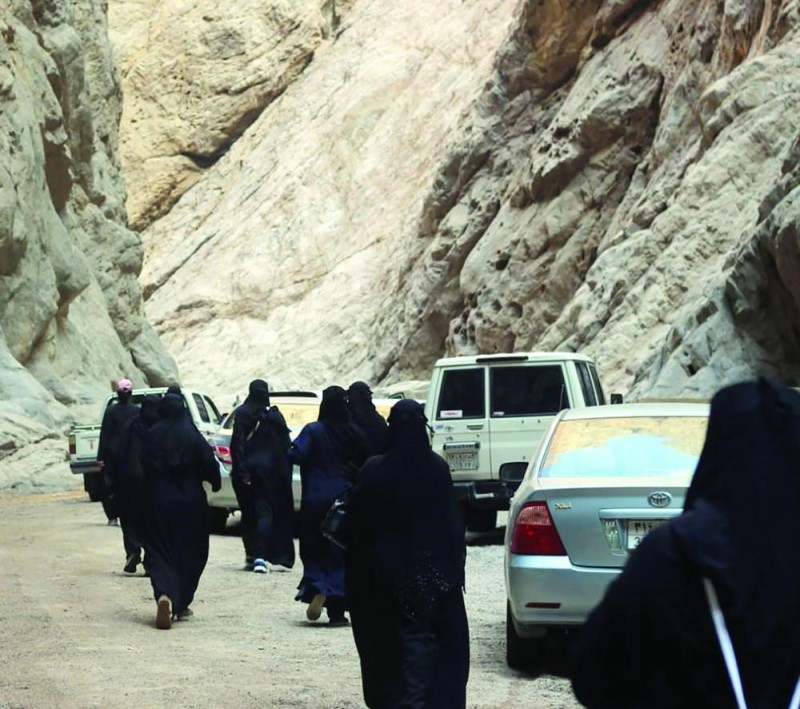 تعريف وفد نسائي بمعالم «نيوم» السياحية