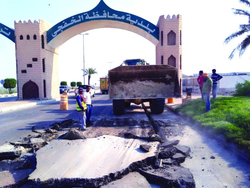 إزالة المطبات المخالفة بشوارع الخفجي