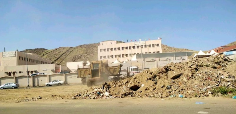 رفع قرابة ألفين طن مخلفات بناء من مكة