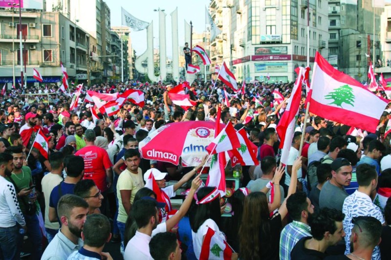 متظاهرو لبنان: لن نتراجع عن إسقاط الحكومة