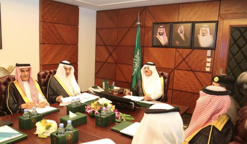 أمير الشرقية يسلّم 30 مستفيداً وحداتهم السكنية