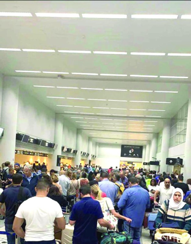إجلاء 880 مواطنا من لبنان