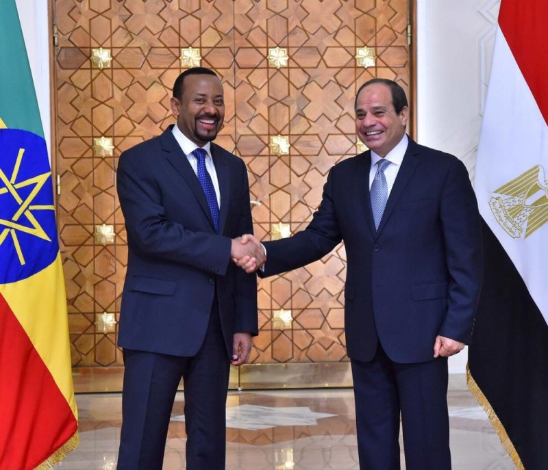 السيسي يلتقي آبي أحمد على هامش قمة سوتشي