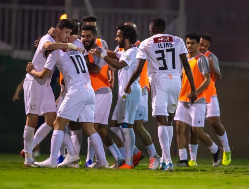 الشباب يهزم الوحدة بثنائية ويرتقي لوصافة الدوري مؤقتًا