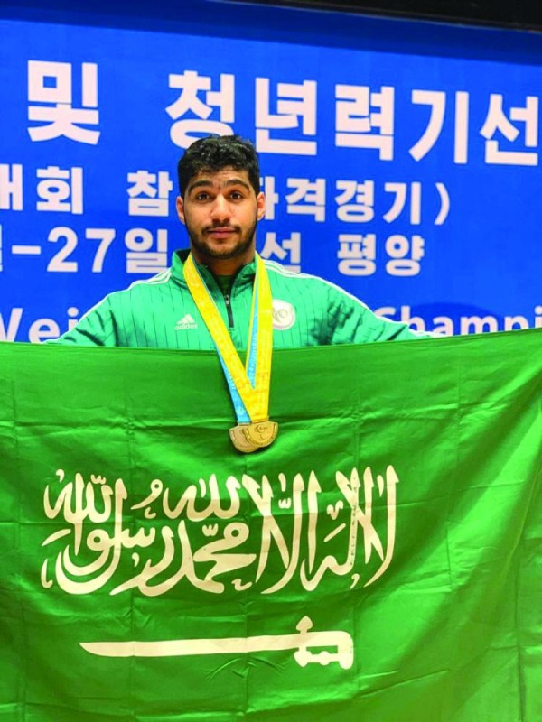 العثمان «نجم».. يبحر في موج «الإنجازات»