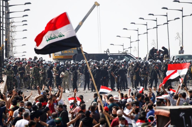 63 قتيلا و2592 مصابًا حصيلة مظاهرات العراق