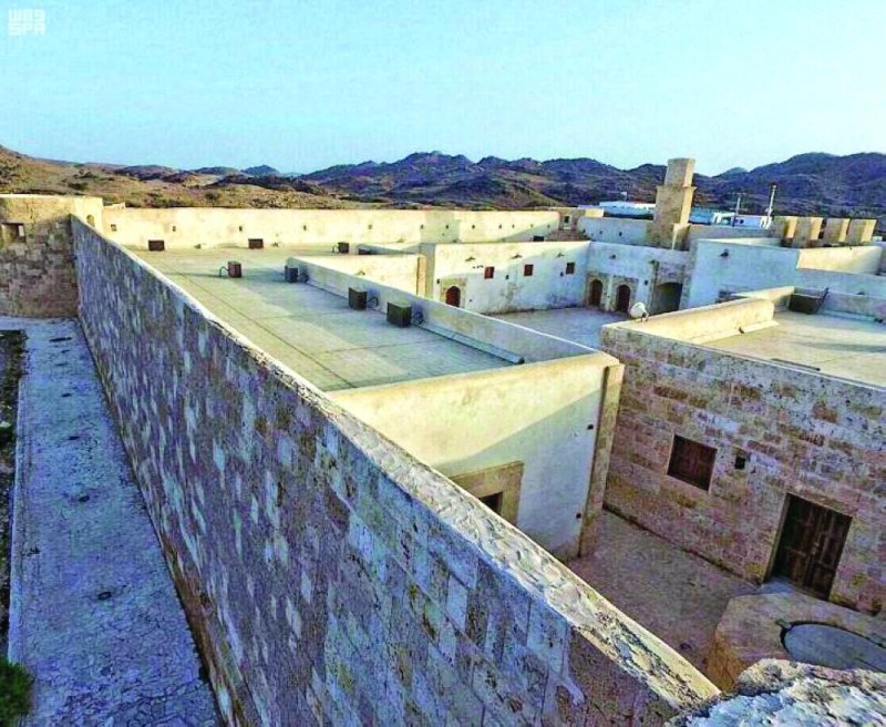 «الزريب».. أجمل القلاع فوق مرتفعات جبال الوجه