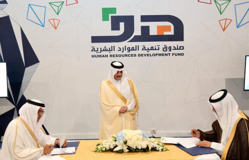 أمير الشرقية: الشباب المحرك الرئيس لتطور بلادنا