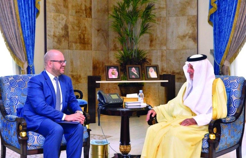 أمير مكة يستقبل القنصل الأمريكي