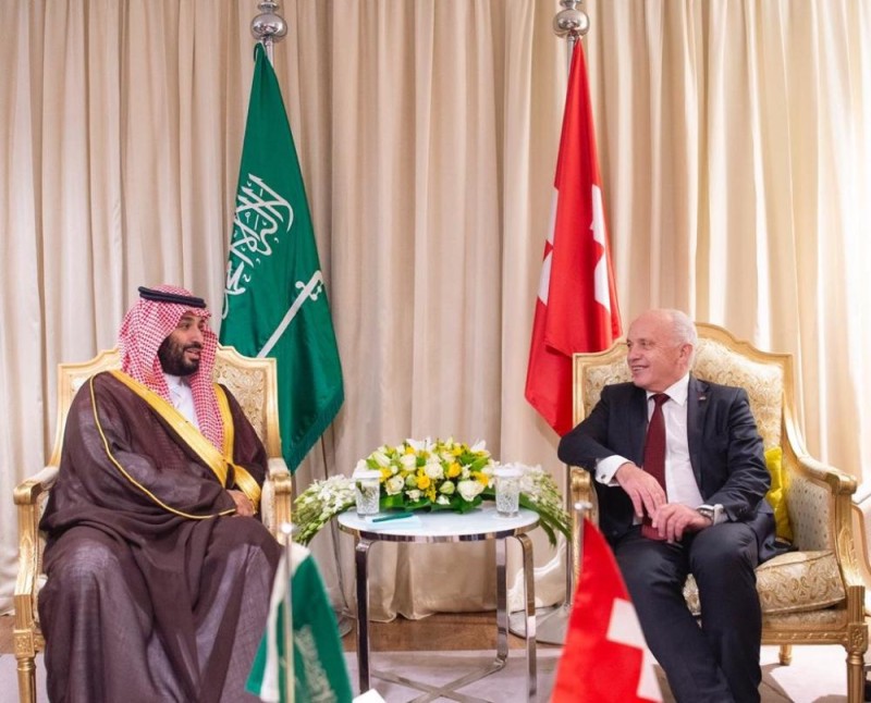 ولي العهد يعقد اجتماعاً مع رئيس الاتحاد السويسري