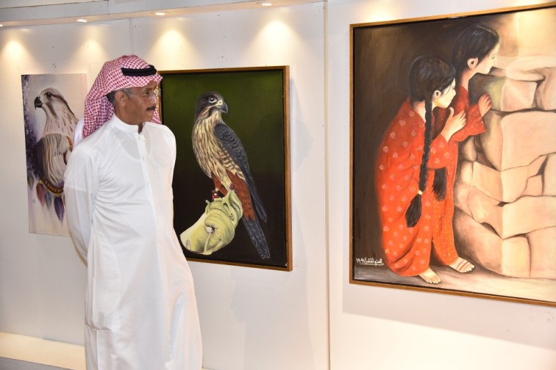 «رونق» يمنح تشكيليي حفر الباطن فرصة التألق