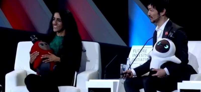 الجلسة السابعة تناقش مستقبل 'الروبوتات'
