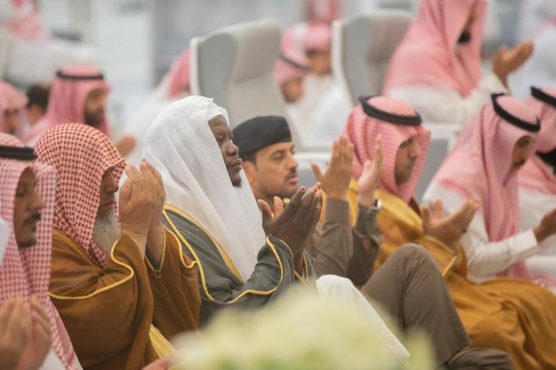 أهالي حفر الباطن يؤدون صلاة الاستسقاء 