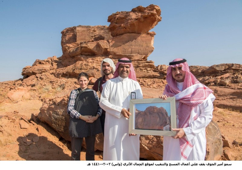 «الجمال» رسوم «منحوتة» في الجبل عمرها 2000 عام