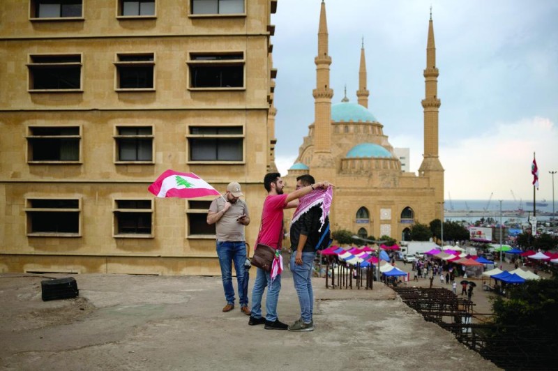 الانتفاضة اللبنانية تدخل أسبوعها الثالث