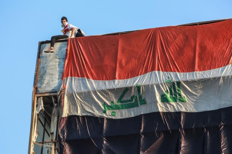 مصرع متظاهرة عراقية متأثرة بعبوة غاز