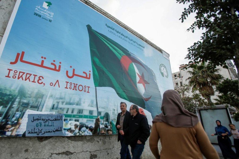 5 مرشحين يتنافسون على رئاسة الجزائر 