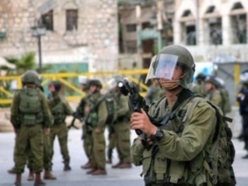 قوات الاحتلال تعتقل 3 فلسطينيين
