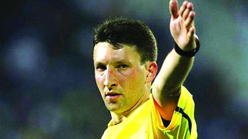 كوفالينكو حكما لإياب نهائي الهلال وأوراوا
