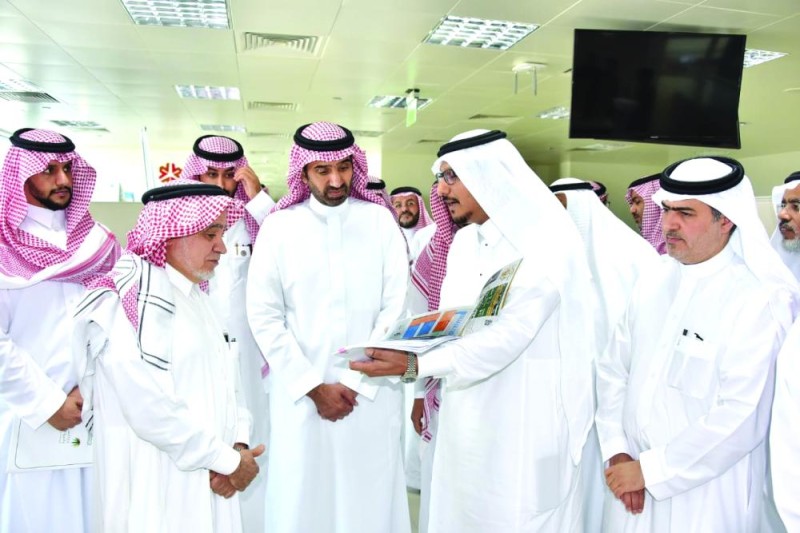 وزير العمل: خفض مدة تأسيس الجمعيات إلى 60 يوما