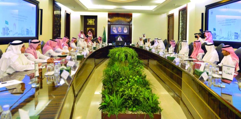 مناقشة «التحول التقني» في إمارة مكة المكرمة