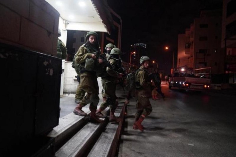 قوات الاحتلال تعتقل 4 أسرى فلسطينيين محررين